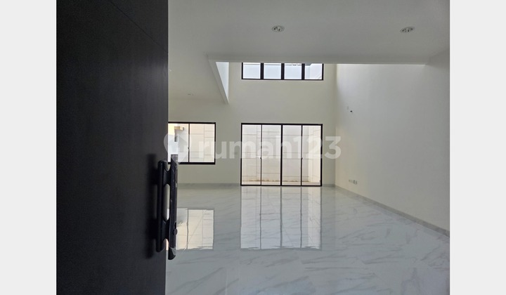 Pik2 Villa Pasir Putih House 10x20, 4BR, Rental Price 250 million Pik2 Villa Pasir Putih House 10x20, 4BR, Rental Price 250 million