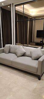 ruang keluarga apartemen gold coast, tower atlantic