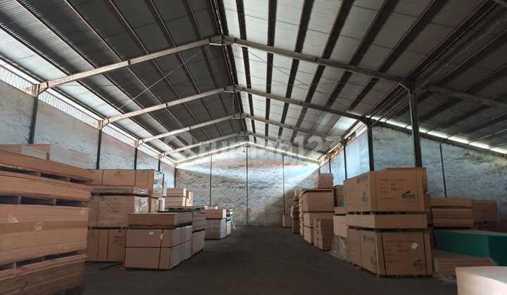Cipondoh Warehouse, Land Area 5,200 m2, Certificate of Ownership (SHM), 40 Ft Container, Price 10 million/m2