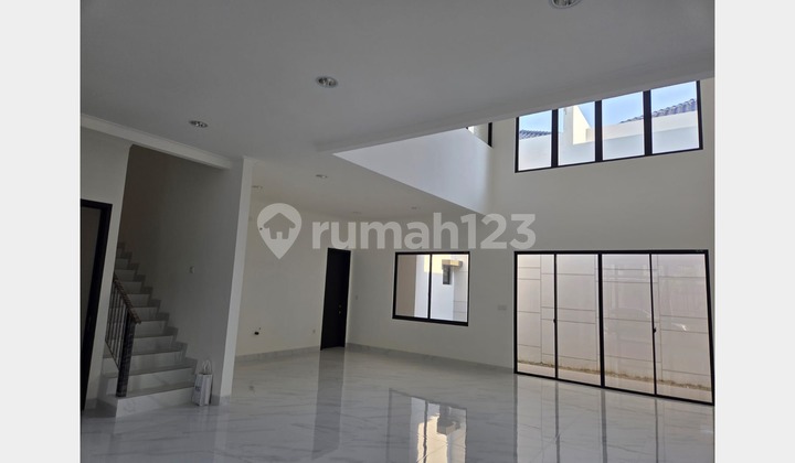 Rumah Pik2 Villa Pasir Putih 10x20, 4BR, Harga sewa 250 jt 2