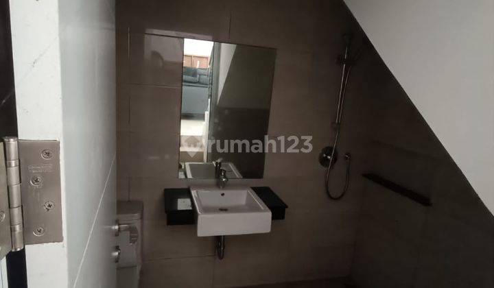 Rumah Green Puri, Jakarta Barat, Uk 6x15, Harga 2.2 Milyar  2