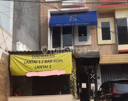 Ruko 3 lantai ramai gampang parkir.. Ruang Usaha 1