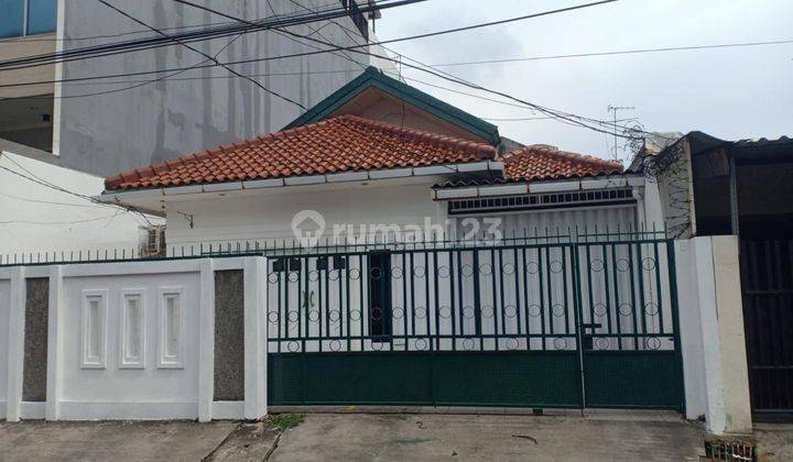 Rumah Di Jalan Raya Komplek Banyak Akses 1