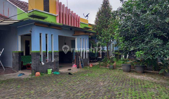 Rumah Ada Saung Kolam Ikan Halaman Luas 2