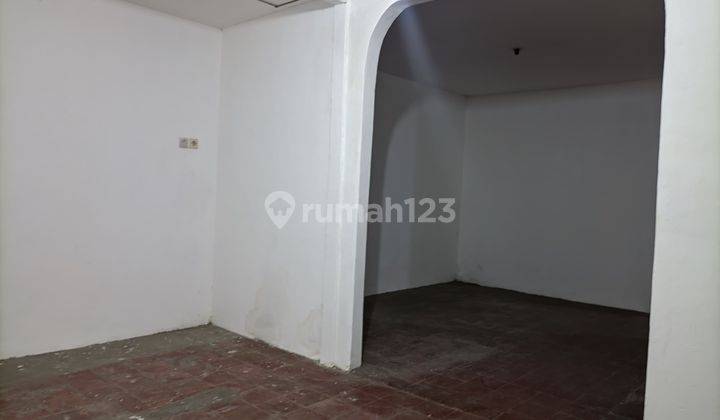 Rumah Tua Pinggir Jalan 2