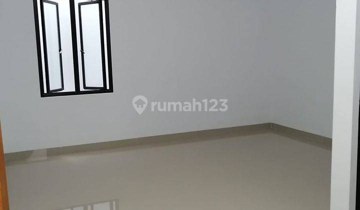 RUMAH BARU 3 LANTAI DI MANGGA JAKARTA BARAT  2