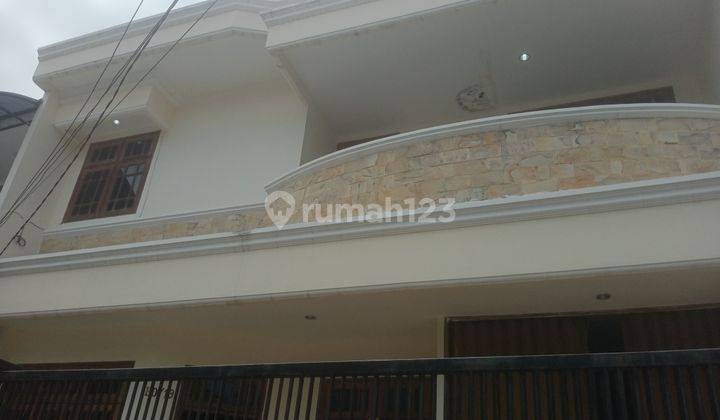 RUMAH 2 LANTAI  DI GREENVILLE Jakarta barat  1