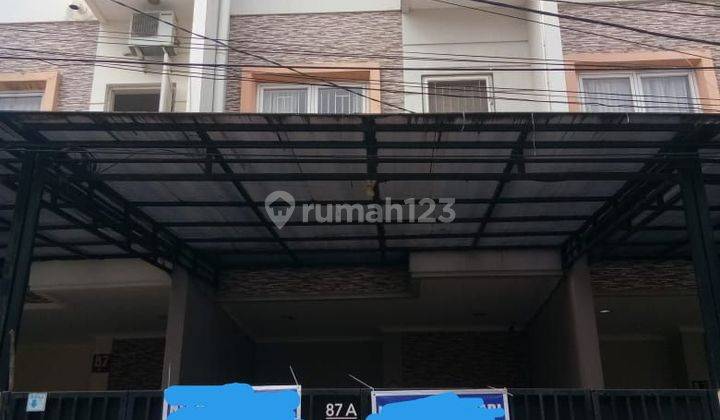 Rumah 3 lantai di Duri Kepa Jakarta Barat 1