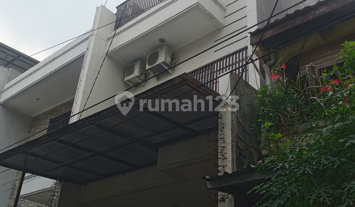 Rumah 3 Lantai Siap Huni Tanjung Duren Selatan Jakarta Barat