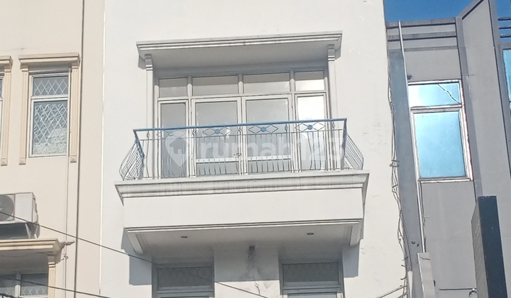 4-Story Shop House for Business in Tanjung Duren, West Jakarta