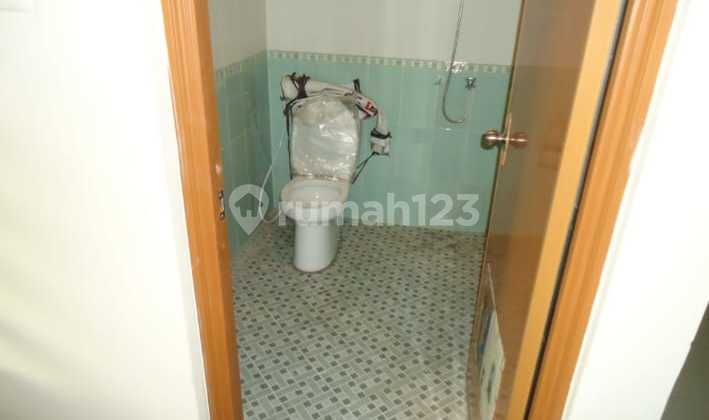 Good Shop 3.3/4 Floors Pos Pengumben South Jakarta 2