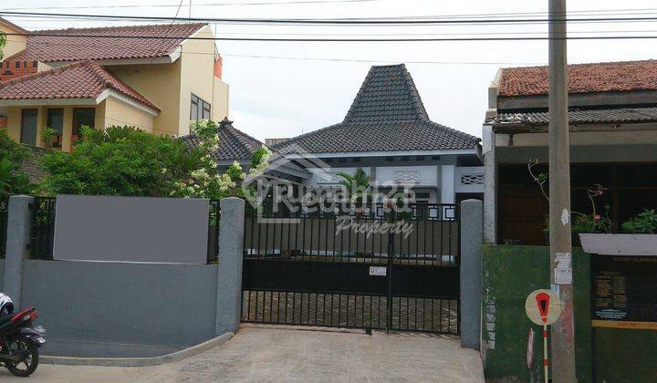 Rumah Tengah Kota,jalan Sangat Lebar,lingkungan Enak Dekat Bandara,bebas Banjir Yl 3731. 3