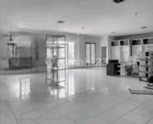 For Sale Warehouse, Starfruit Area, Ready to Use, City Center, Flood-Free, Goods Elevator Available, South Semarang, Near Everything. 1