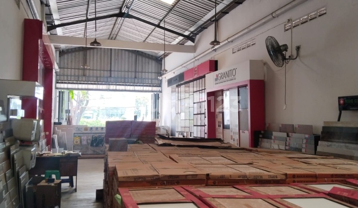 Majapahit Commercial Building, Spacious, Ready-to-Use, Very Busy and Strategic Area in Semarang City. 2