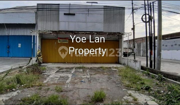 Strategic Commercial Building in Majapahit, Semarang 1