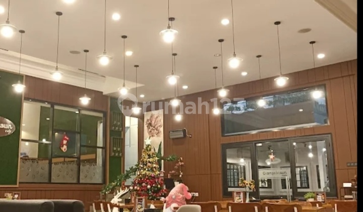 Sewa Tempat Usaha Cocok Untuk Resto Cafe Kopi Kantor Siap Pakai Parkir Luas Sekali Daerah Semarang Atas. 2