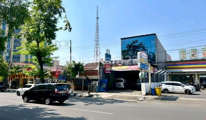Ruang Usaha Dan Rumah Di Gajahmada , Semarang  1