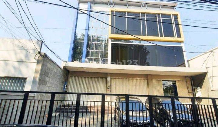 Ruko Di Mayjend Sutoyo Kampung Kali, Semarang Tengah 1
