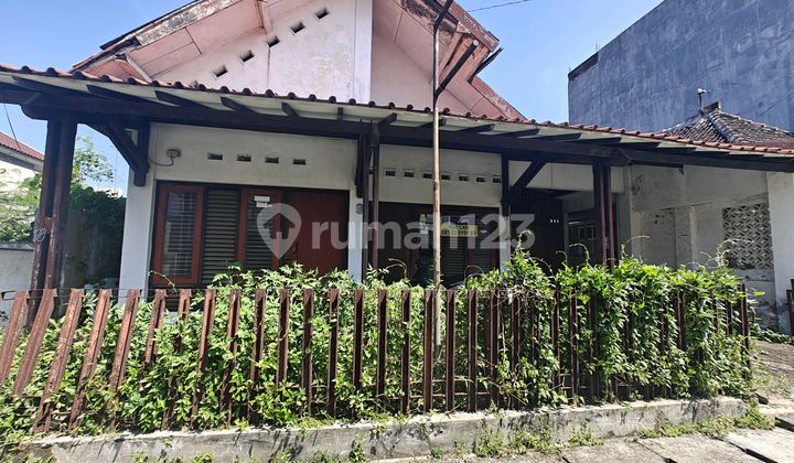 Rumah Lama Hitung Tanah Di Tengah Kota Nangka. Daerah Strategis Bebas Banjir. Bentuk Tanah Kotak. Lingkungan Aman Dan Nyaman. 2