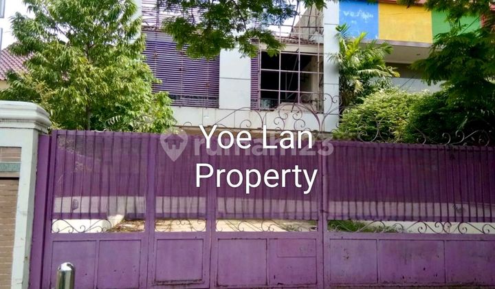 Ready-to-Use Shop House in Pandanaran Area, South Semarang City Center 1