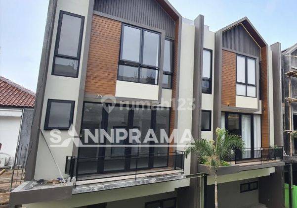 Rumah Mewah 3lantai di jl Kahfi Jagakarsa jakarta selatan 1