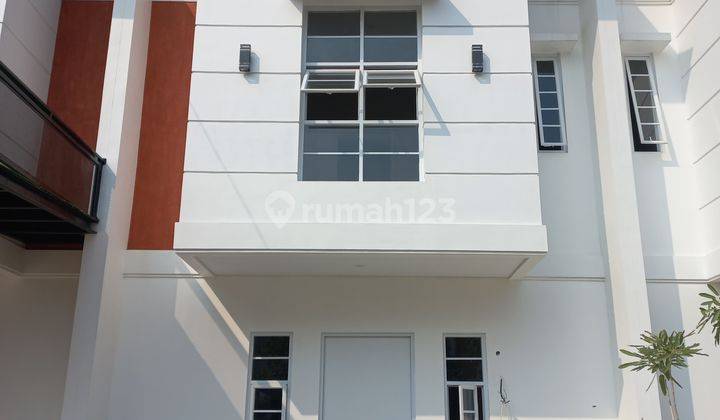 Ready Stok Rumah Murah 2 Lantai 3 Kamar Tidur Dekat Tol  1