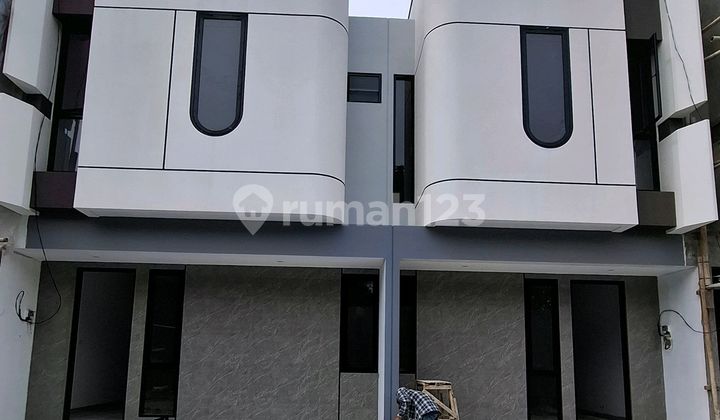 Rumah 2 Lantai Siap Huni di Cilangkap Dekat Tol Rumah 2 Lantai Siap Huni di Cilangkap Dekat Tol