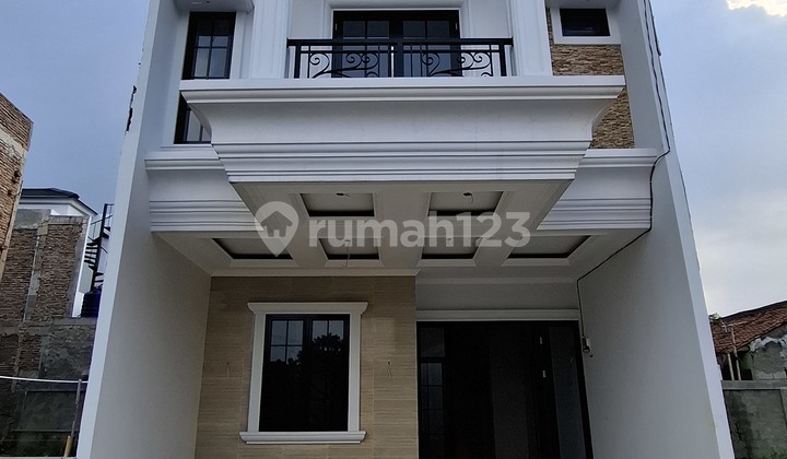 Free Fees House in Cimanggis 3 Bedrooms Near Toll Road and LRT