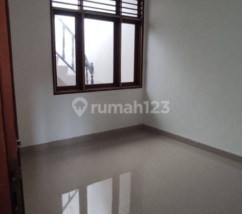 Disewakan Rumah Bagus di Metland Puri 5