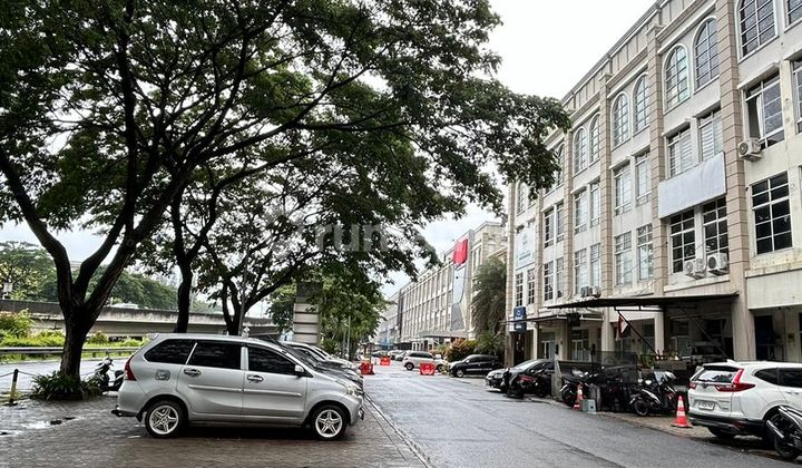 For Rent: Boulevard-Facing Shop House in Green Lake City Tangerang