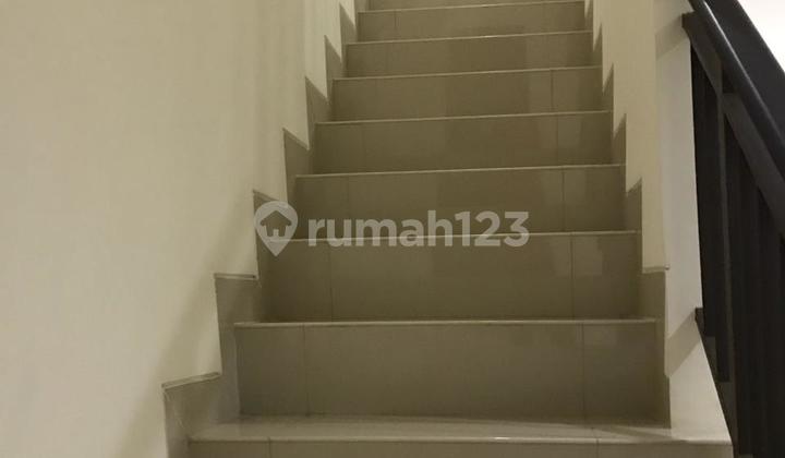 Rumah 2 Lantai di Green Village Pinang Cipondoh Tangerang 2