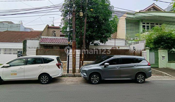 Dijual Cepat Rumah Murah  Dengan Lokasi Strategis Di Tanjung Duren Selatan 1