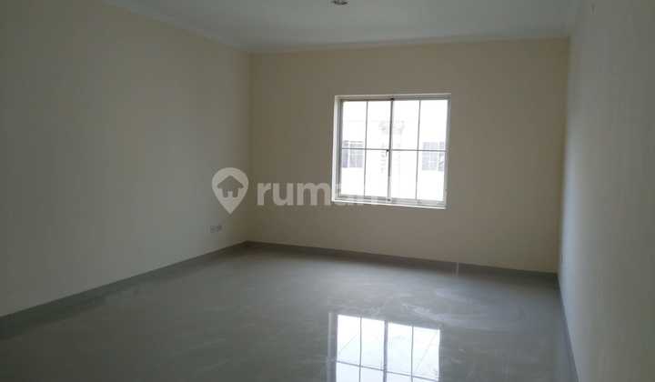 Disewakan Ruko Green Lake City Cipondoh Tangerang