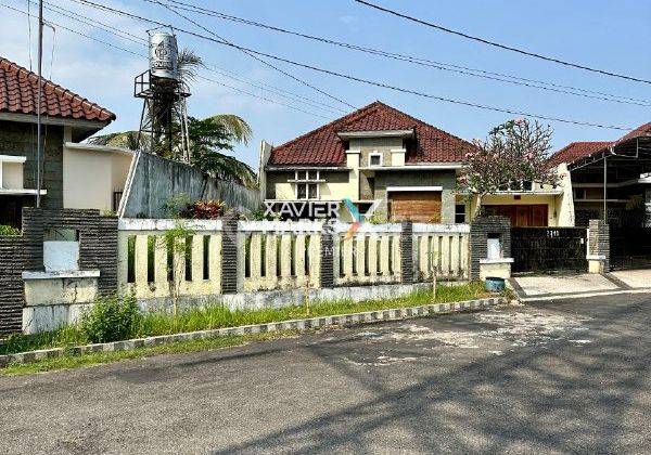 S048 Rumah Mewah Dijual di Bukit Dieng Malang 2