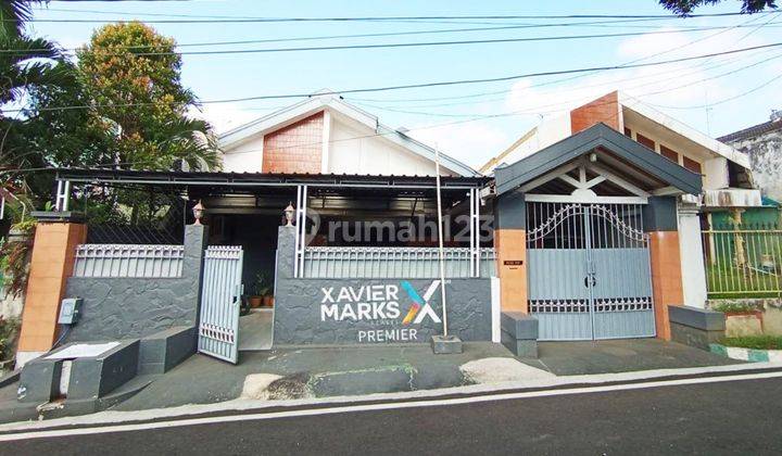 S063 Dijual Rumah Klasik Terawat Siap Huni Lokasi Kota Malang  1