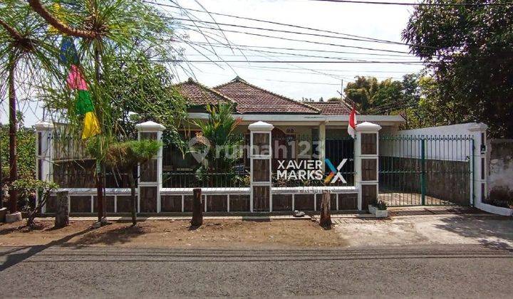 V011 Dijual Rumah Cantik Klasik Terawat Siap Huni  2