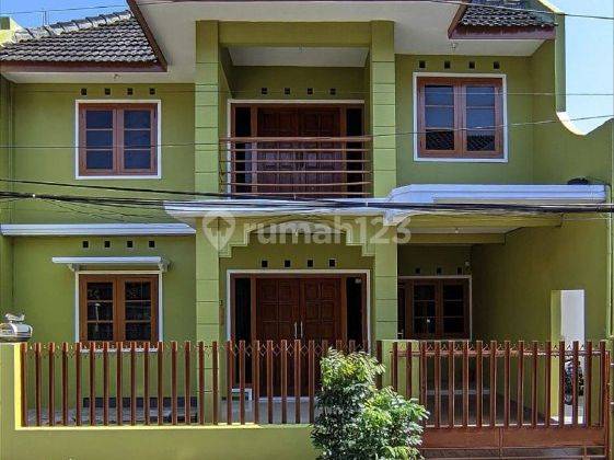 U009 Rumah Minimalis 2 Lantai Siap Huni  2