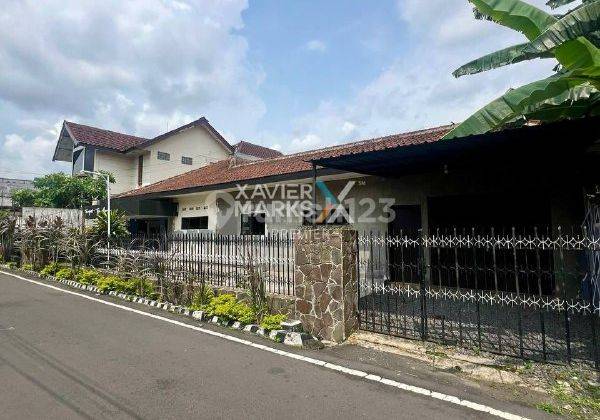 Z001 Rumah Klasik Lokasi Strategis di Jalan Bunga-Bunga,  Kota Malang 2