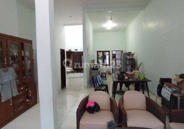 V004 Dijual Rumah Terawat di Jl. Bunga bunga Lowokwaru, Malang 2