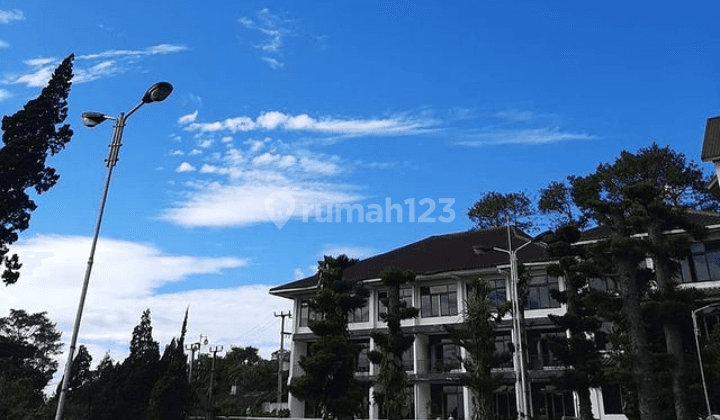 Hotel aktif, bangunan klasik tempo dulu. 2