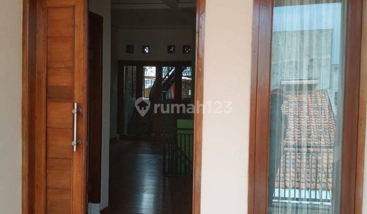 BU! Rumah 2 lantai, siap huni, komplek GBI 1