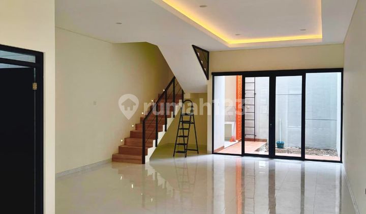 New Minimalist 2-Story House Near Kopo Toll Road 1