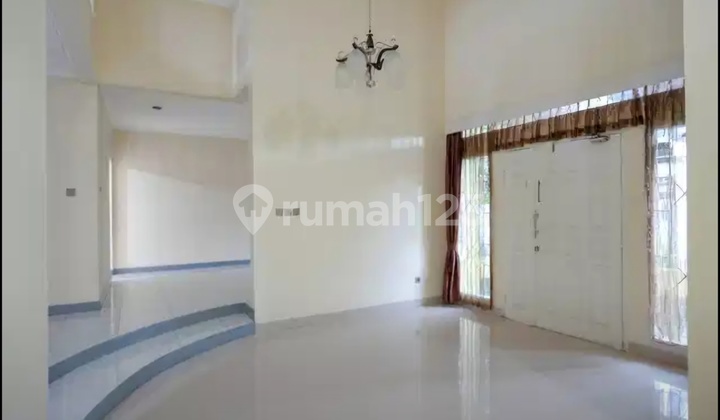 Ready-to-Occupy House for Sale Near Griya Antapani 1