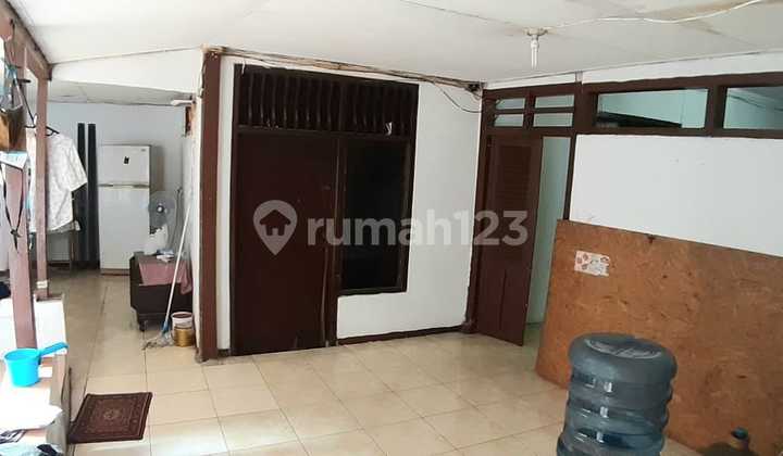 RUMAH LAMA HITUNG TANAH DI KRUKUT JAKARTA BARAT