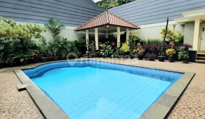 RUMAH MEWAH DIATAS TANAH YANG LUAS DI PONDOK INDAH RUMAH MEWAH DIATAS TANAH YANG LUAS DI PONDOK INDAH