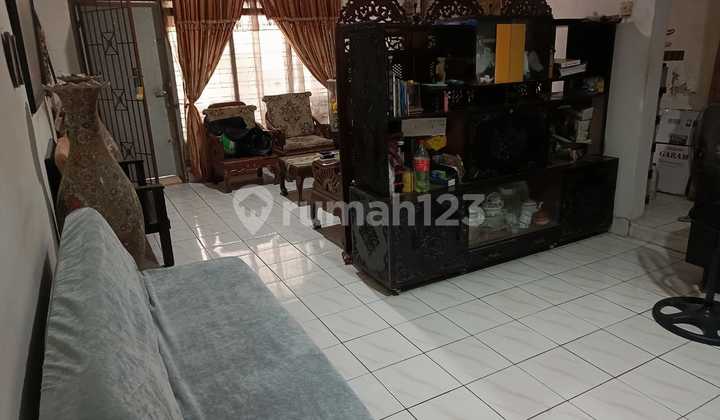 [FOR SALE] OLD HOUSE IN KEBAYORAN BARU