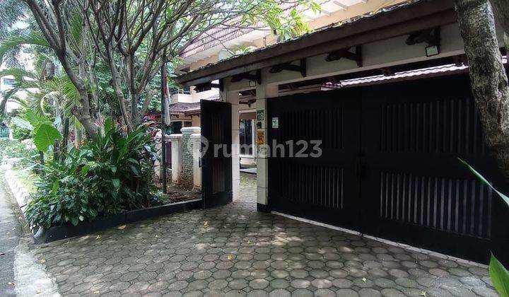 Rumah Lama Pondok Indah Terawat  1