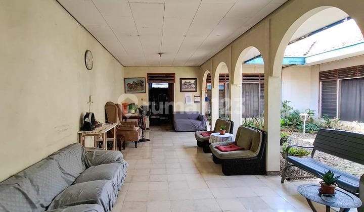 Rumah Klasik Hitung Tanah di Pondok Pinang