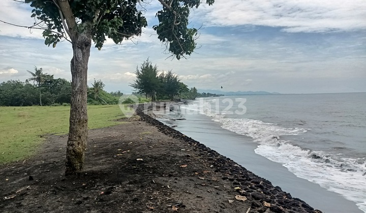 Tanah Beach Front Tanah Beach Front