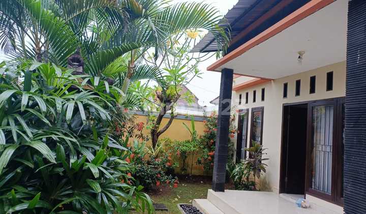 In a rented house. Comfortable house and good environment.